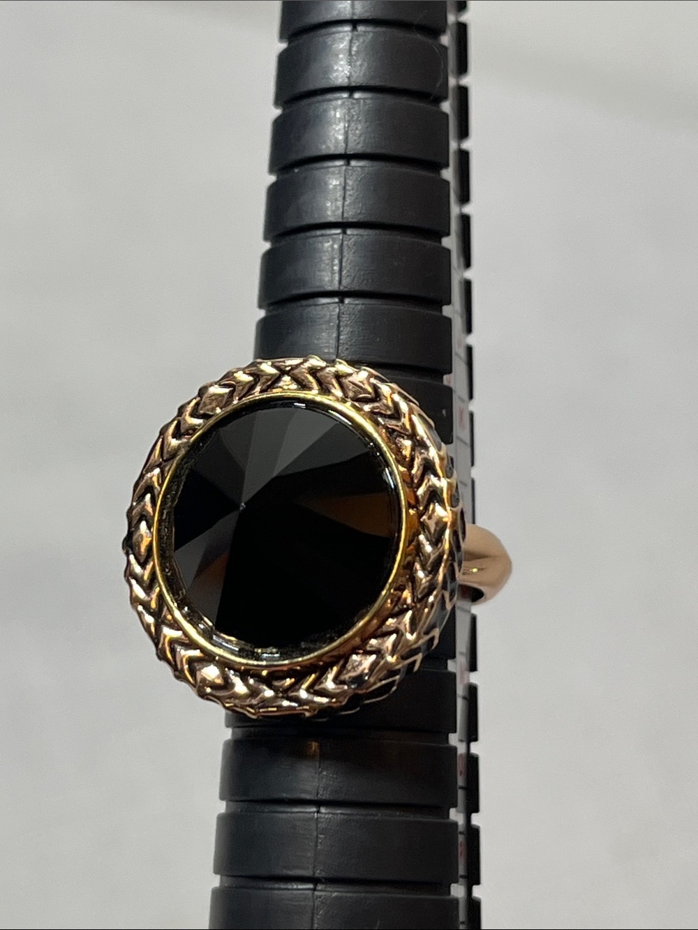 House of Harlow Gold-Tone Ring with Large Black Faceted Stone
Size 6